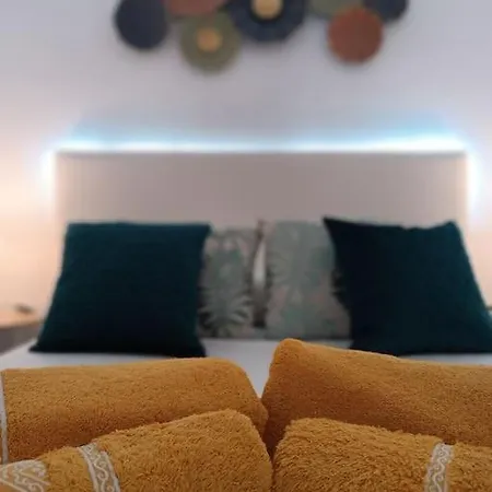 At Plaza Del Duque Daire *