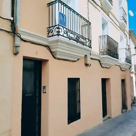 At Plaza Del Duque * Caces